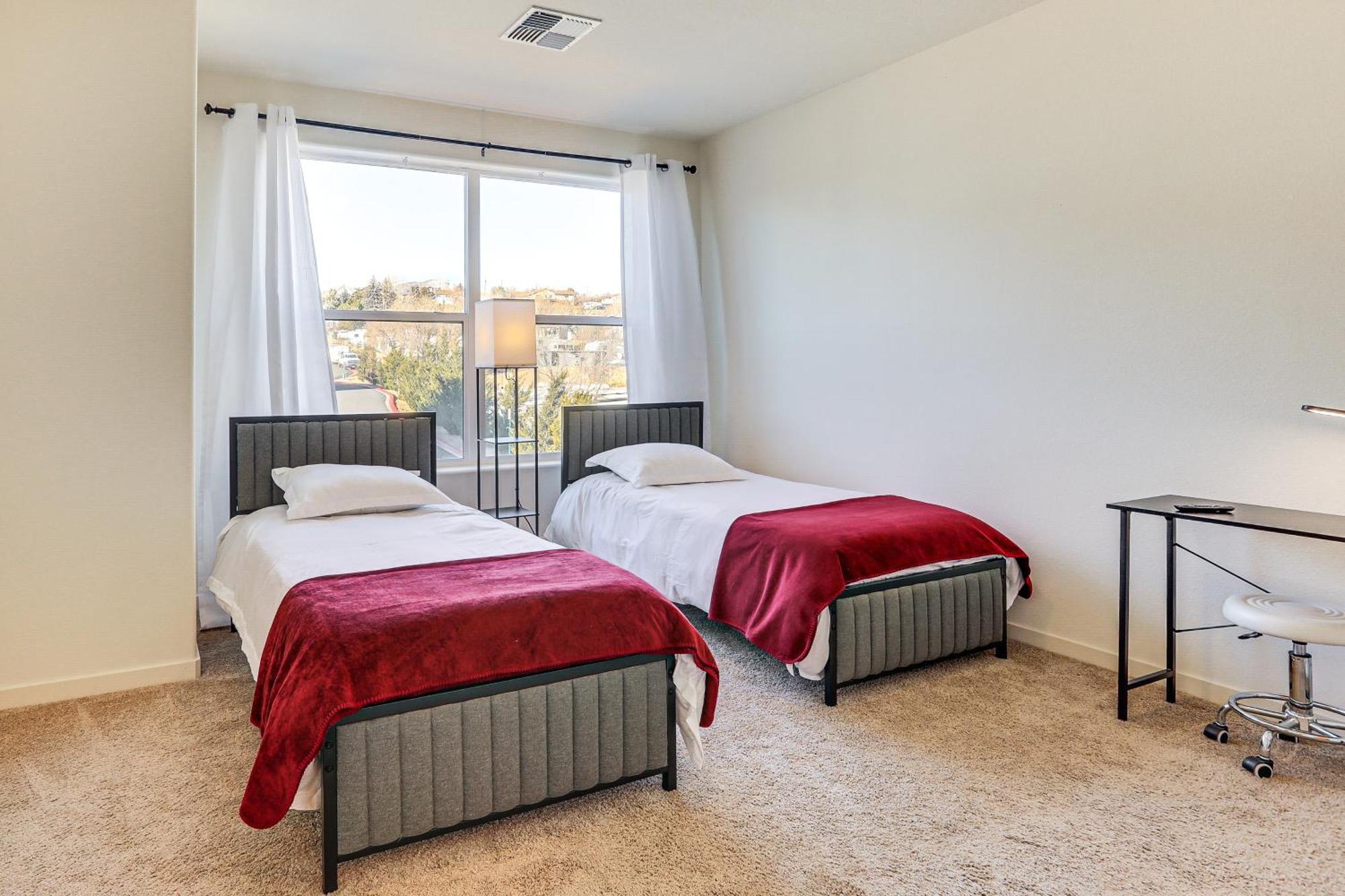 4 Mi To Dtwn Family-friendly Townhome In *