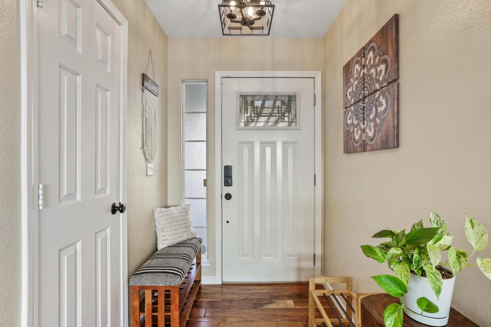 Spacious Cozy And Furnished Bedroom Private Bathroom, Close To Everything Reno