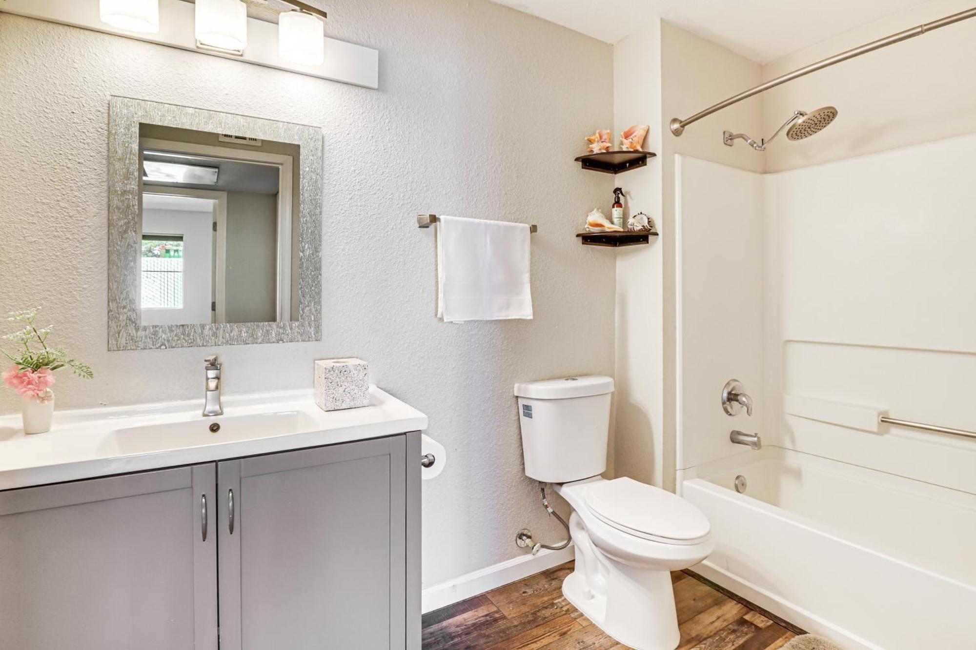 Charming With Patio, Near Downtown Reno! Apartment