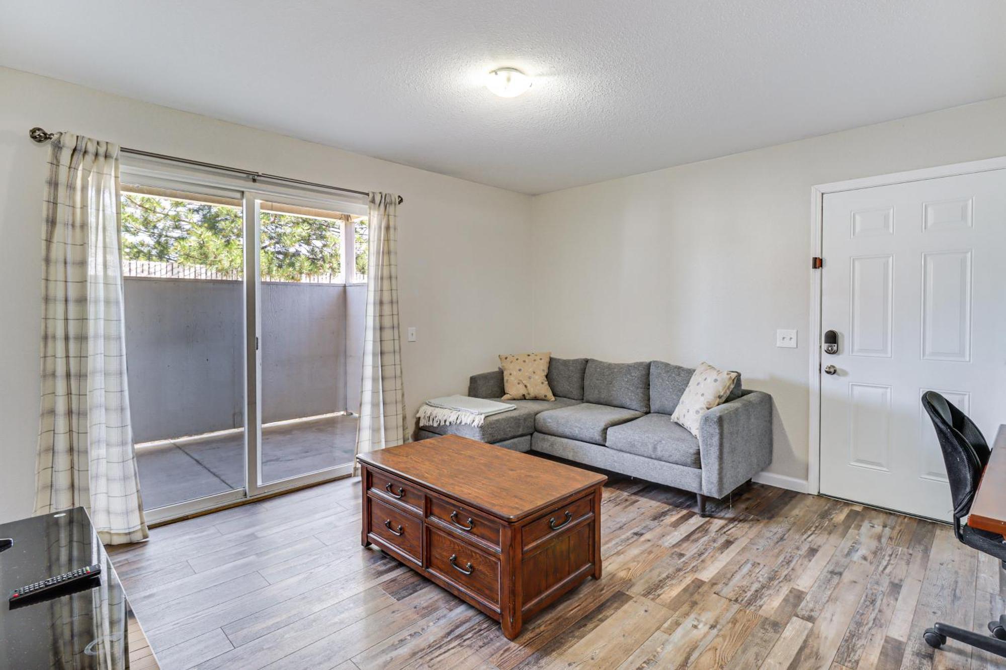 Charming With Patio, Near Downtown Reno! Apartment *