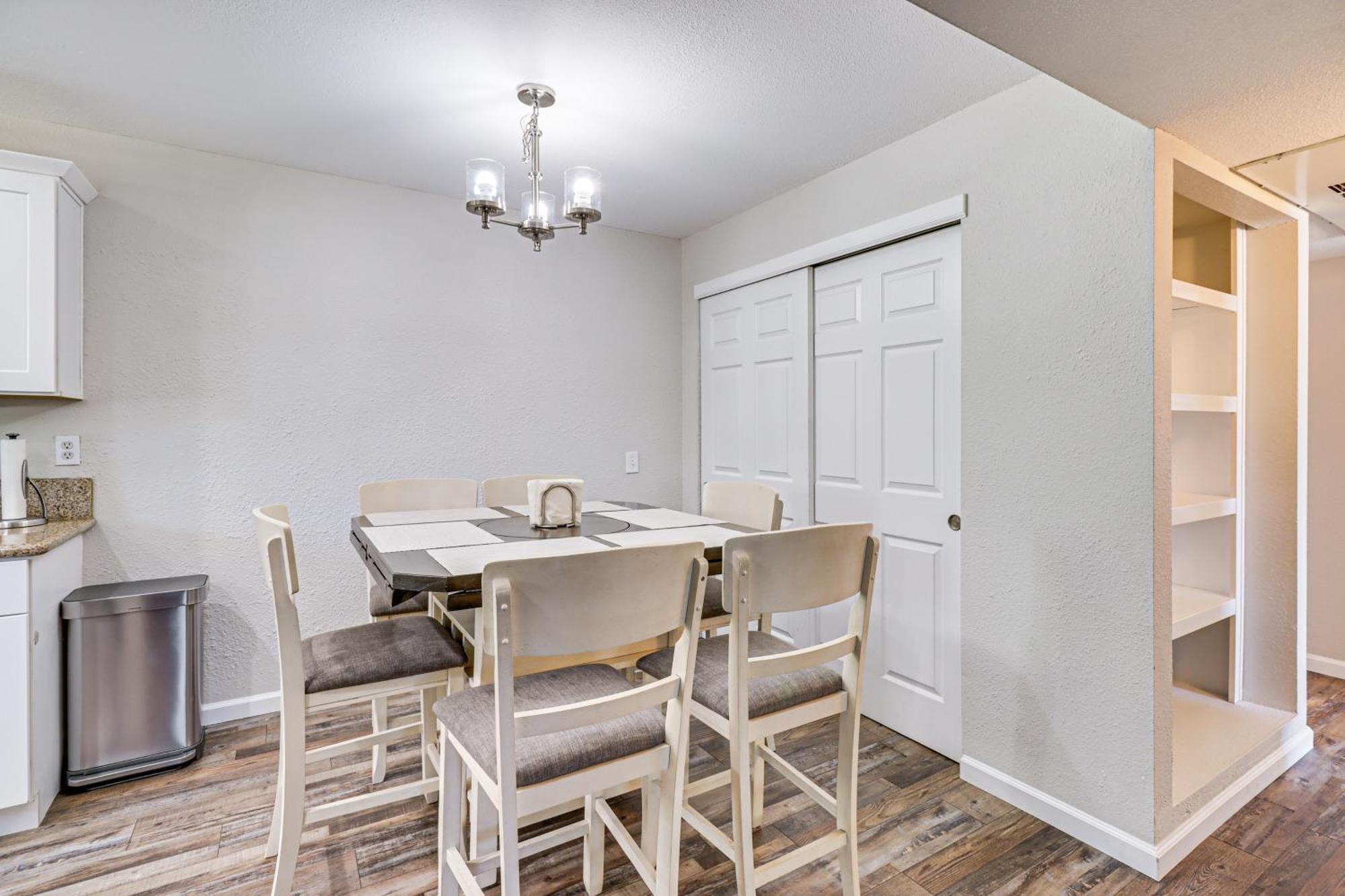Apartment Charming With Patio, Near Downtown Reno! *