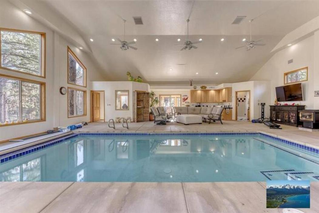 Holiday home 6000 Sqft Pine House With Indoor Swimming Pool