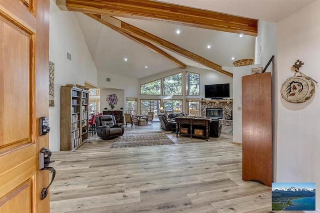Holiday home 6000 Sqft Pine House With Indoor Swimming Pool *