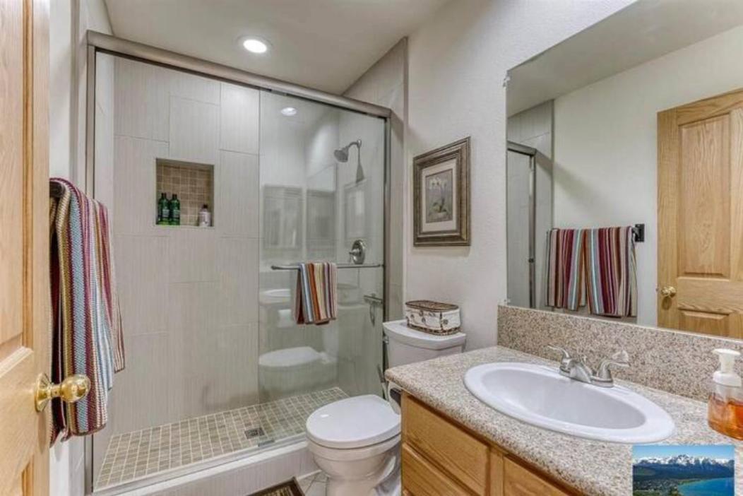 6000 Sqft Pine House With Indoor Swimming Pool * Reno