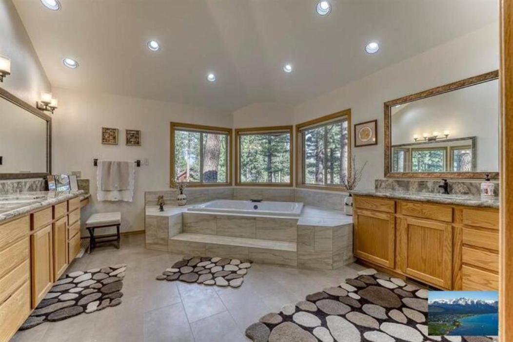 6000 Sqft Pine House With Indoor Swimming Pool Holiday home *