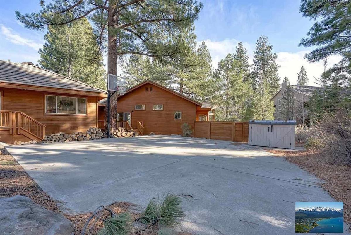 6000 Sqft Pine House With Indoor Swimming Pool * Reno