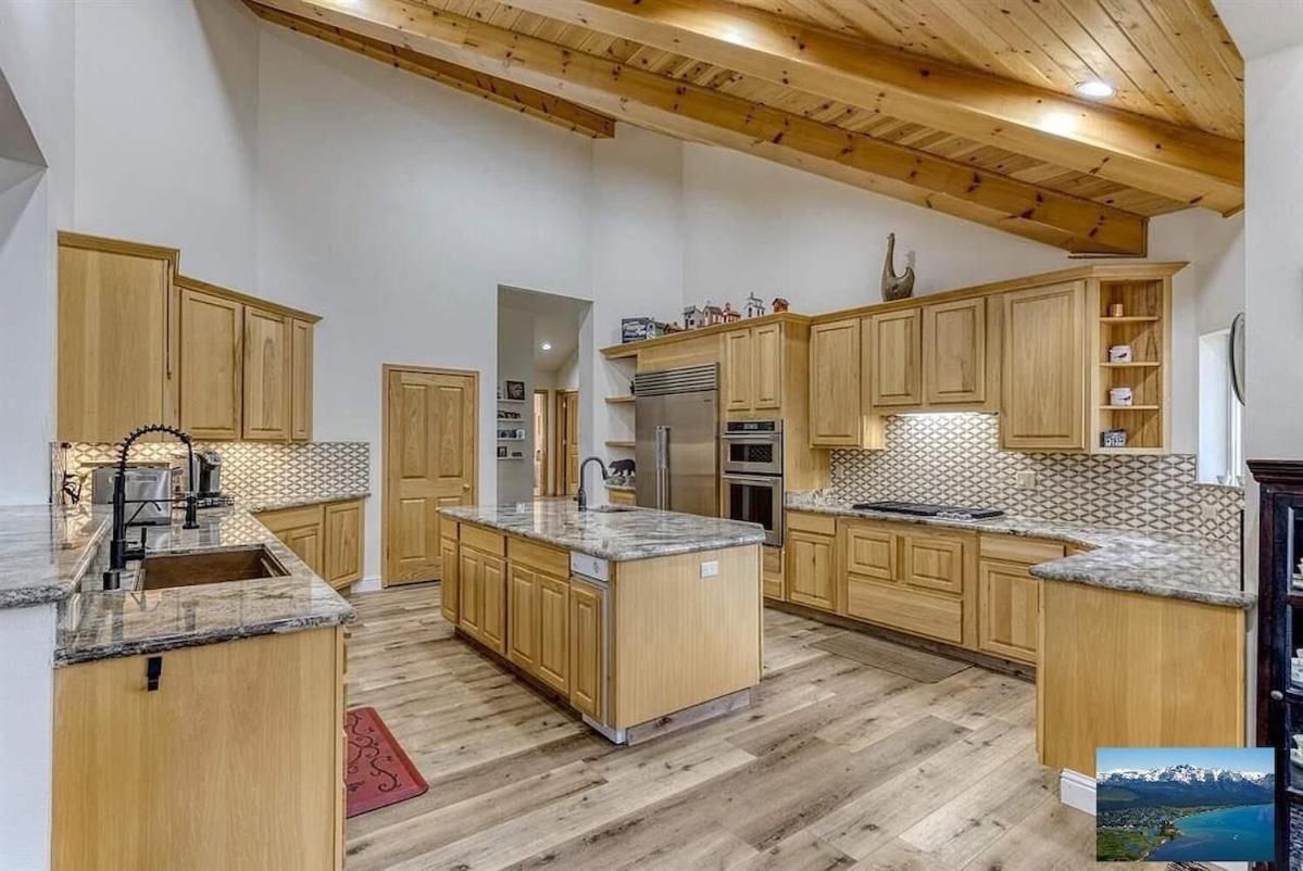 6000 Sqft Pine House With Indoor Swimming Pool Holiday home