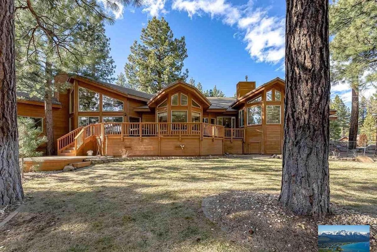 6000 Sqft Pine House With Indoor Swimming Pool