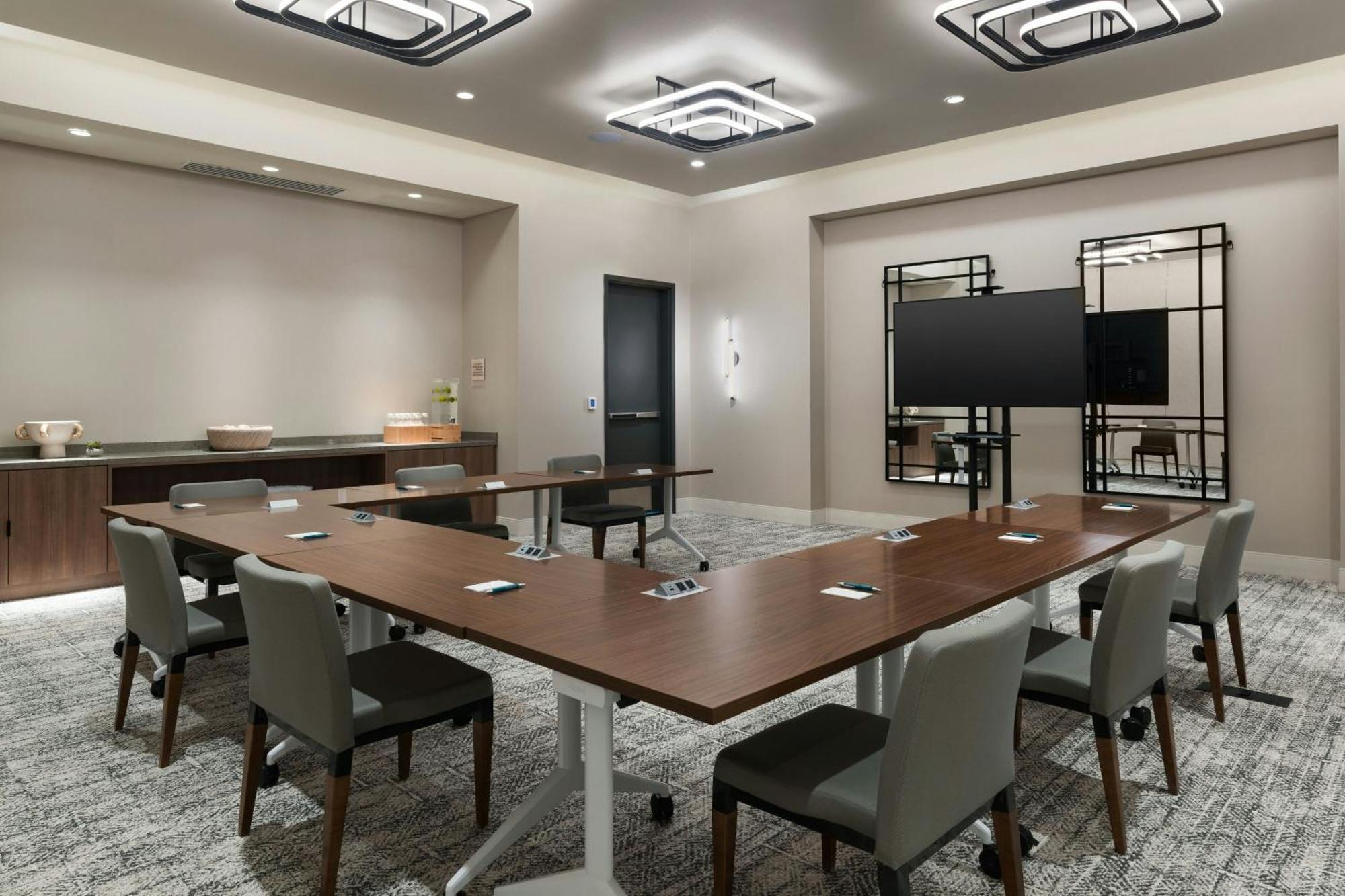 Element Experience District Hotel