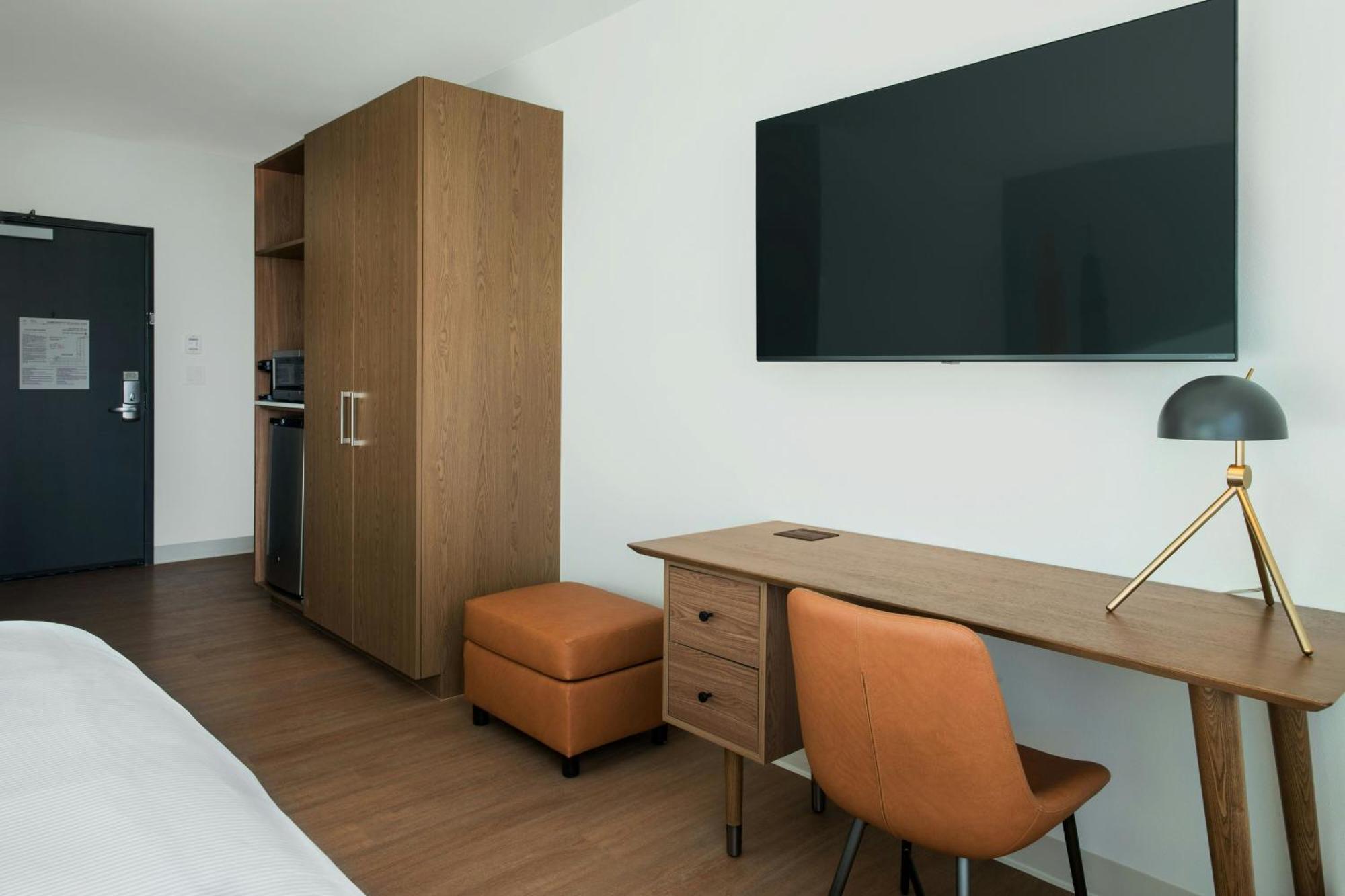 Hotel Element Experience District *