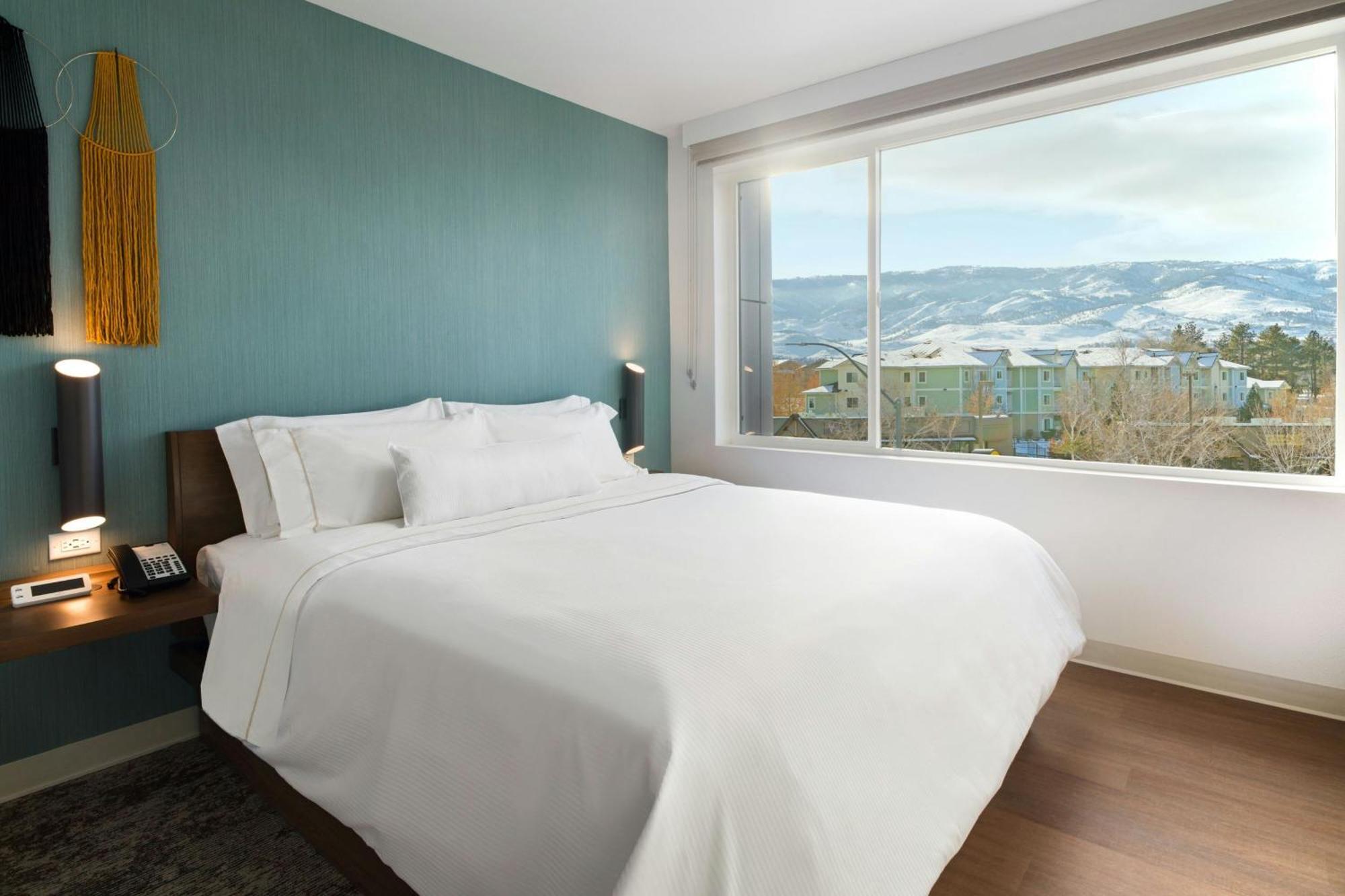 Hotel Element Experience District