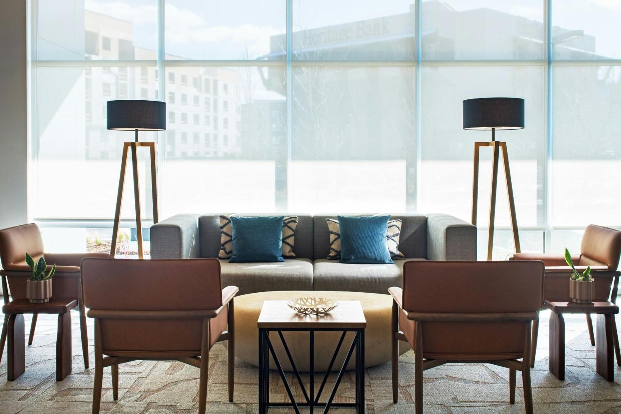 Element Experience District Hotel *