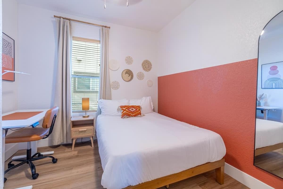 Holiday home Charming Family 2br Midtown - Pets Welcome
