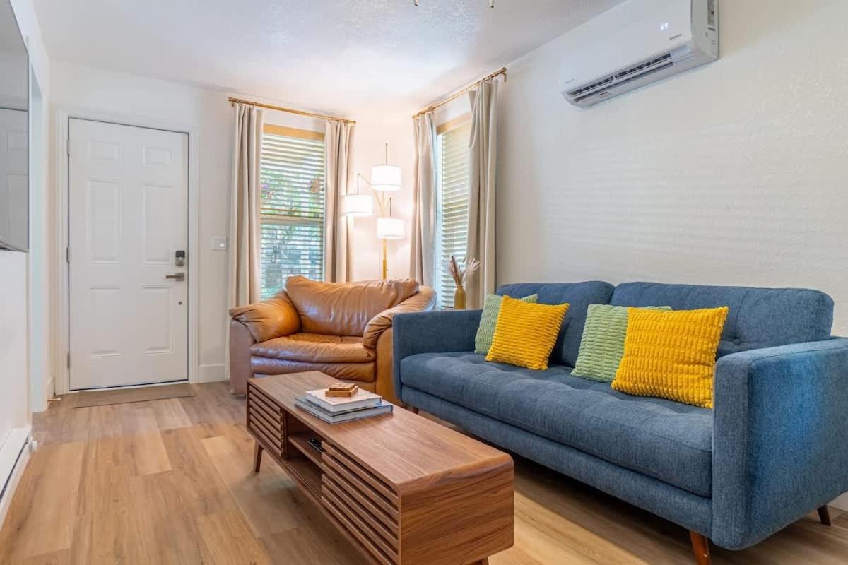 Holiday home Charming Family 2br Midtown - Pets Welcome