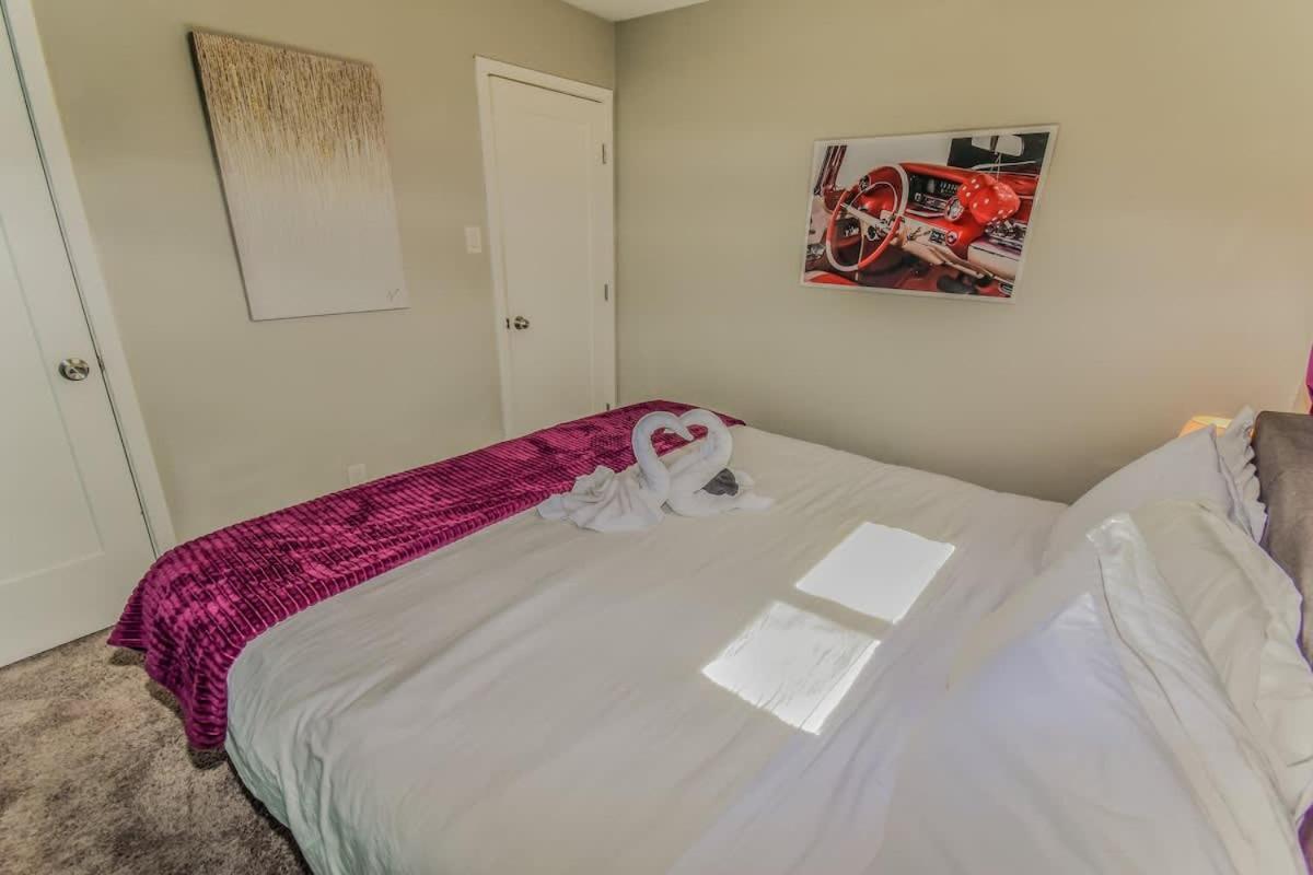 Retreat 3 King Beds By Casinos And Holiday home Reno