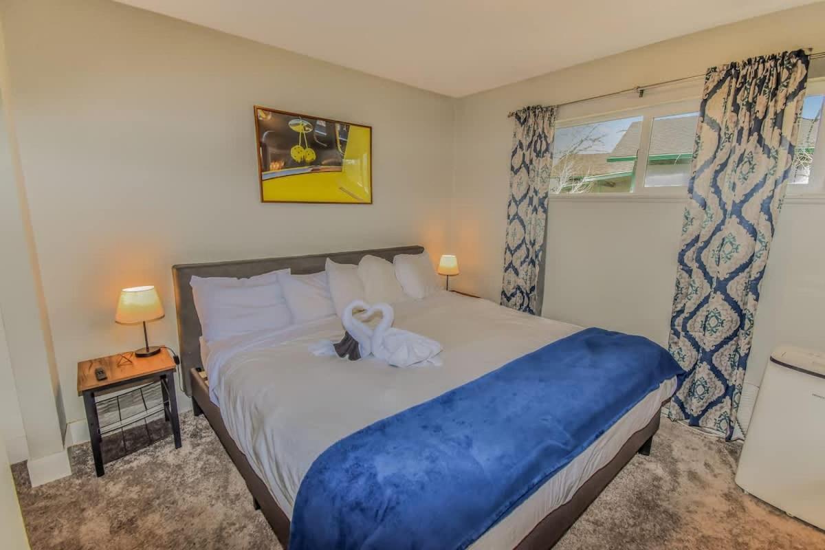 Retreat 3 King Beds By Casinos And Holiday home