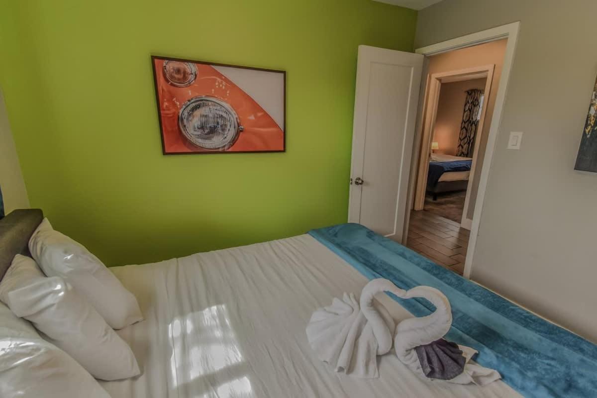 Retreat 3 King Beds By Casinos And Holiday home *