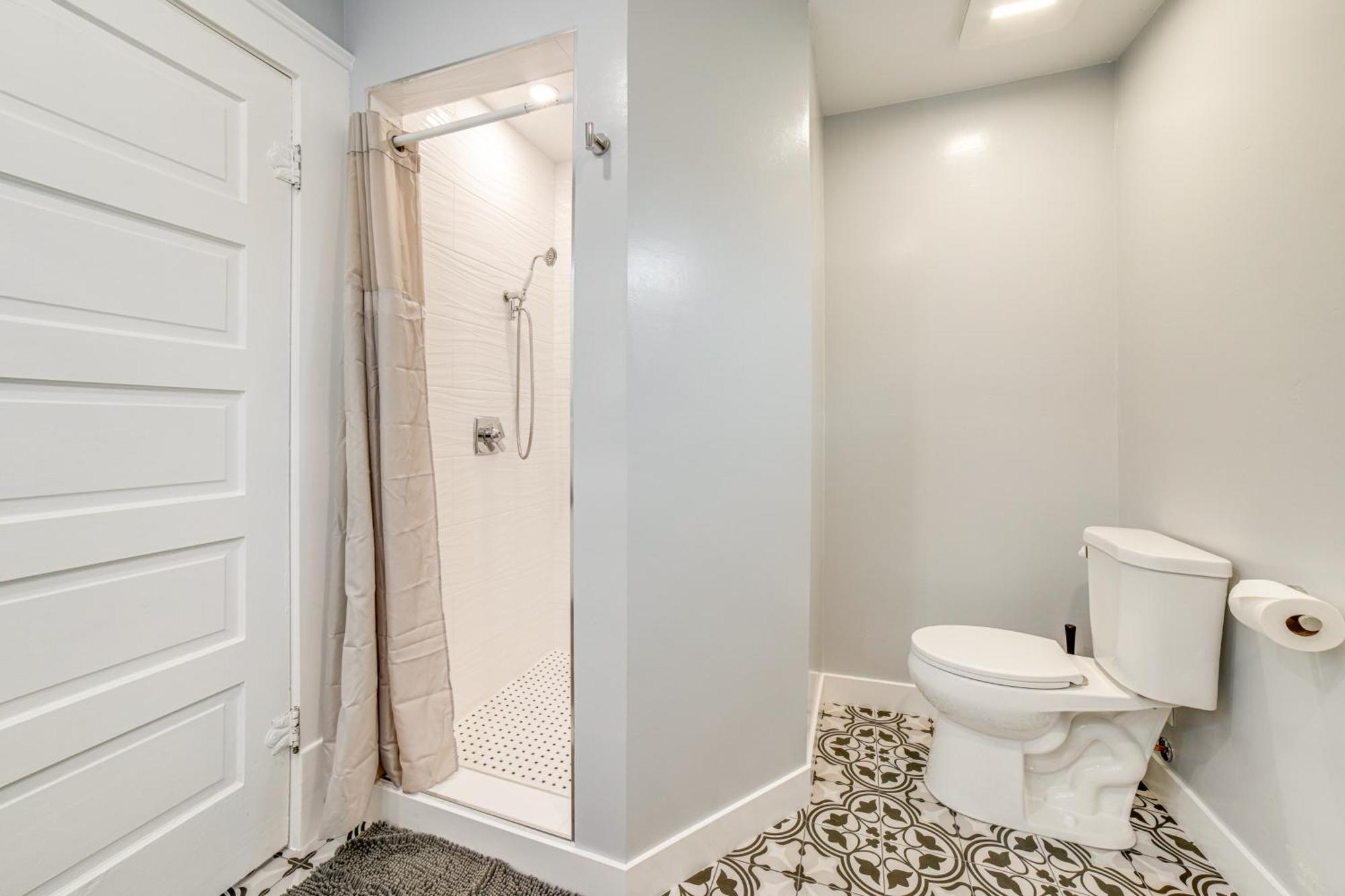 Charming Vacation - Walk To Midtown! Holiday home Reno