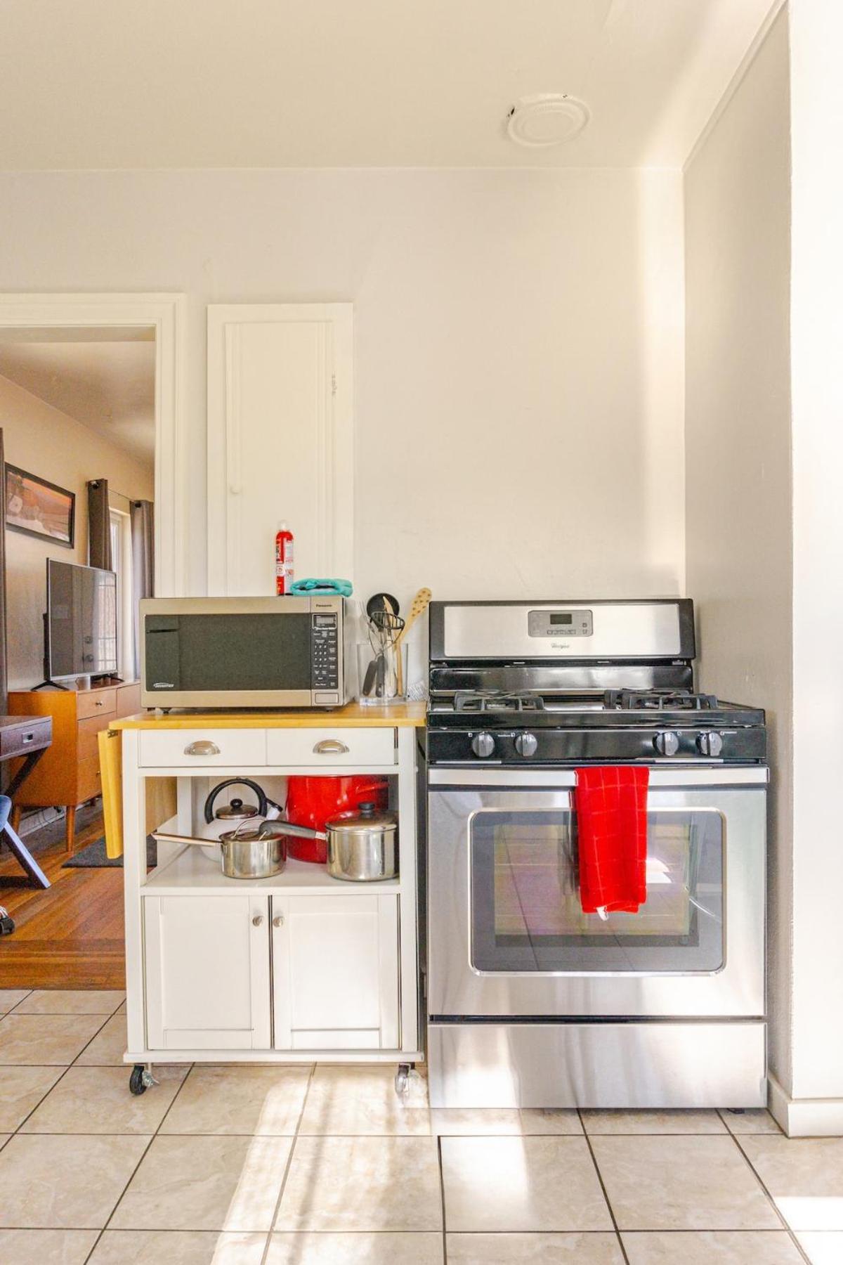 Apartment Midcentury Gem In Midtown *