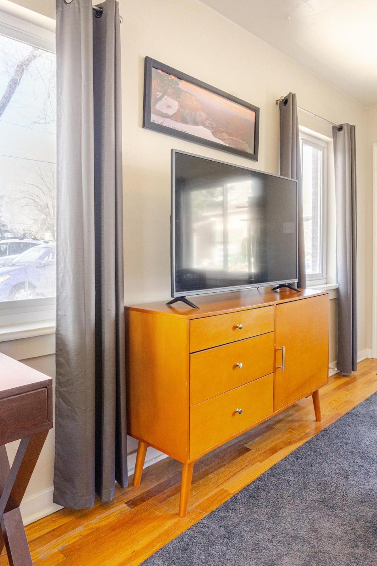 Apartment Midcentury Gem In Midtown
