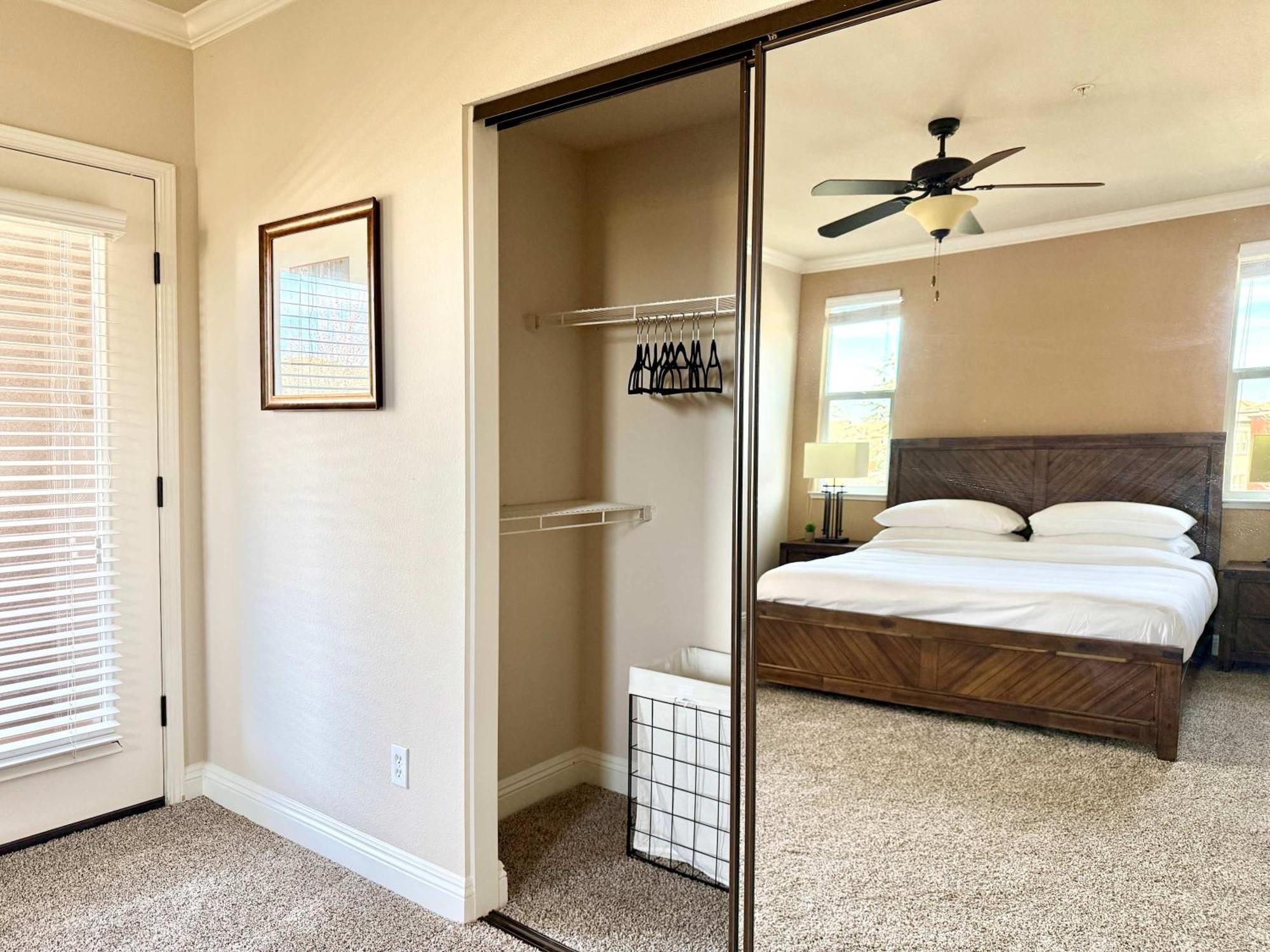 New Luxurious 1br Heated Pool & Sauna