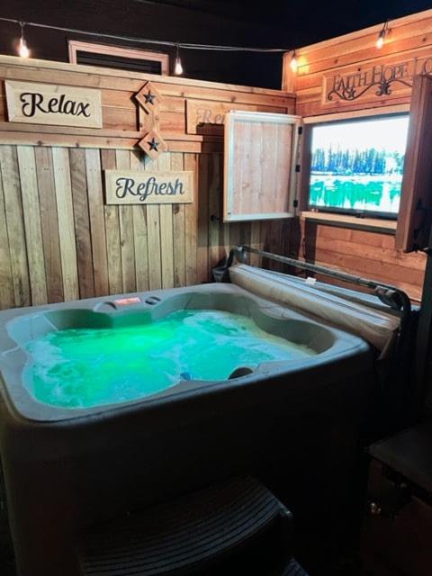 Romantic Couples Retreat - Tahoe Guest house Reno