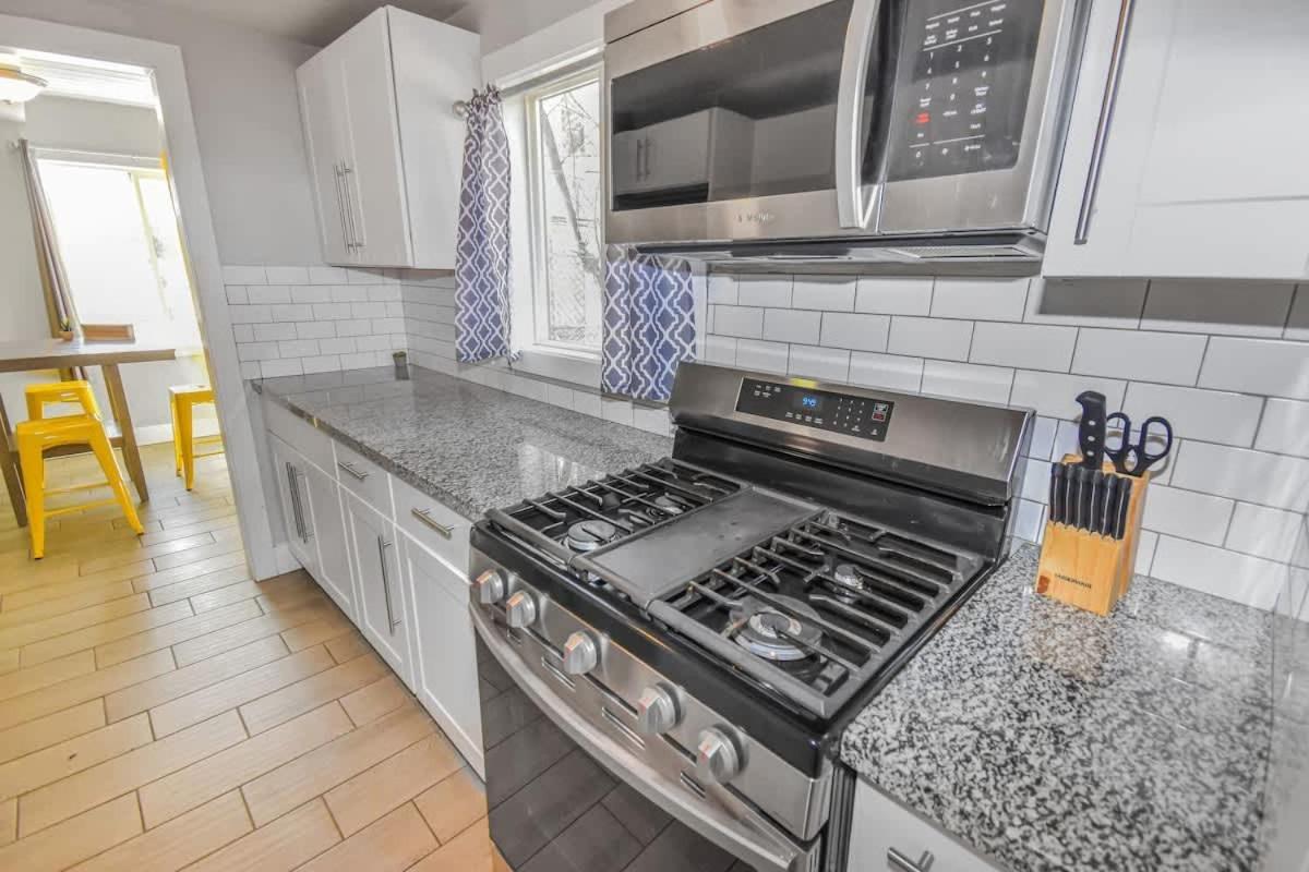 Stylish One-bedroom Unit With Easy Ground Access Holiday home Reno