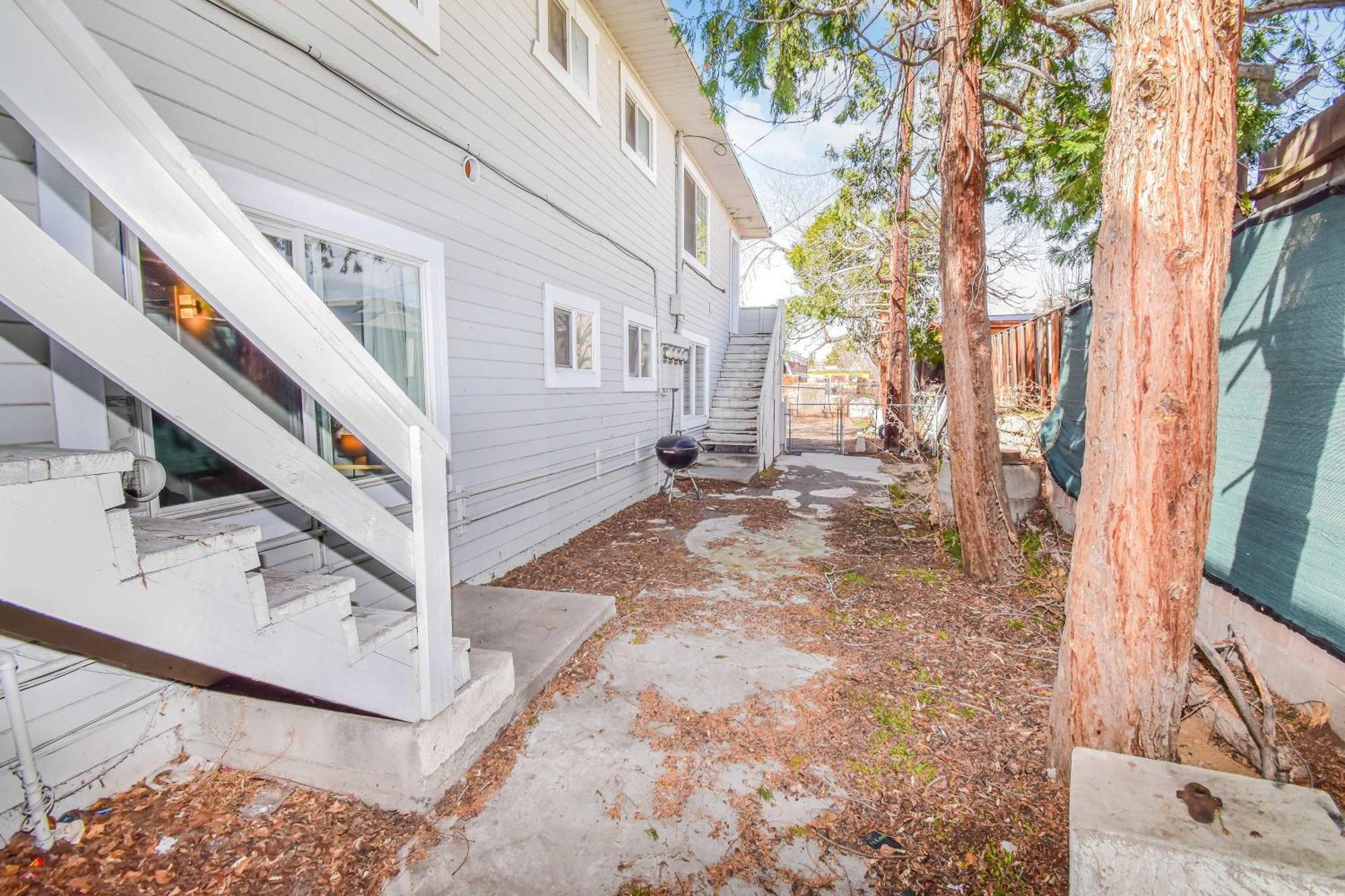 Stylish One-bedroom Unit With Easy Ground Access * Reno