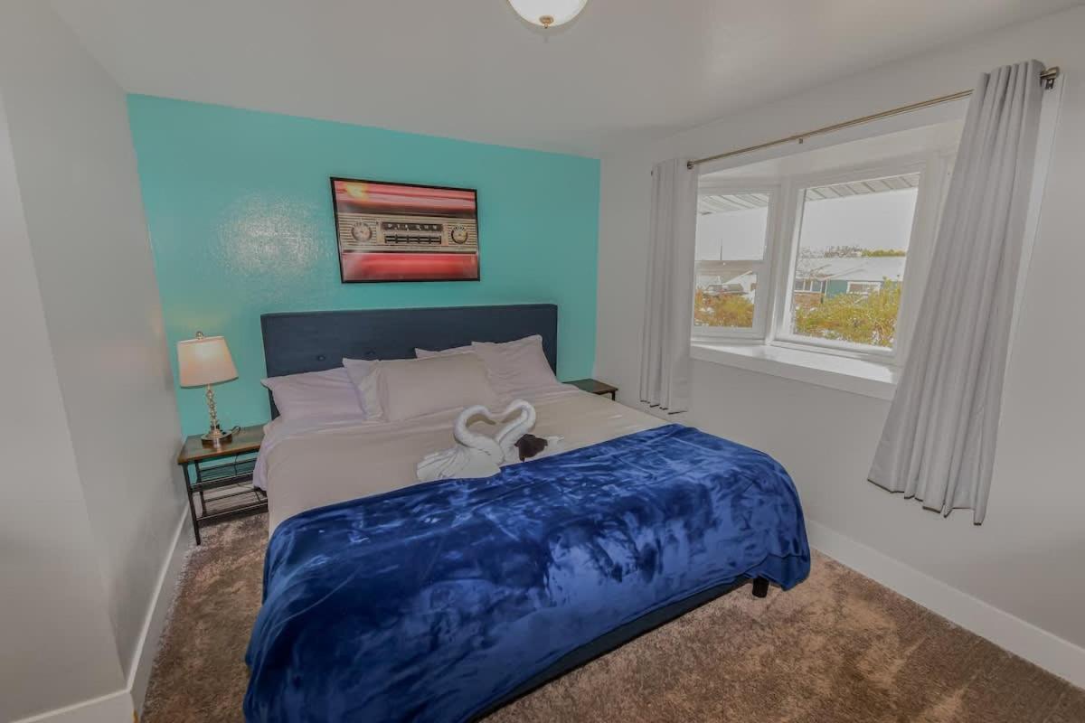 Family Retreat With King Beds And Large Yard * Reno