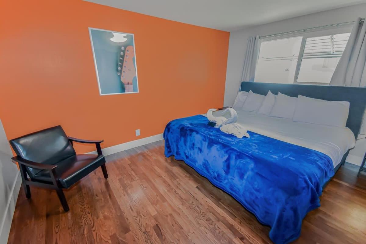 Family Retreat With King Beds And Large Yard Holiday home Reno