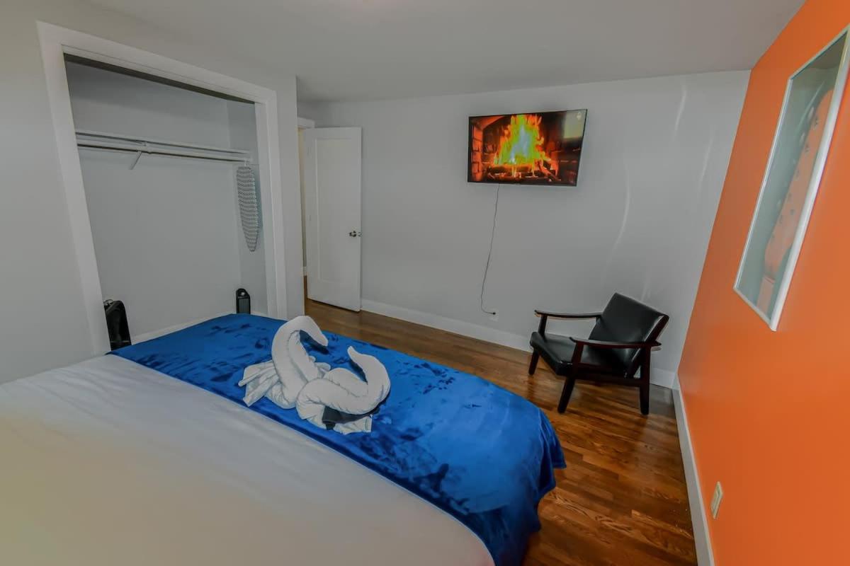 Family Retreat With King Beds And Large Yard Holiday home