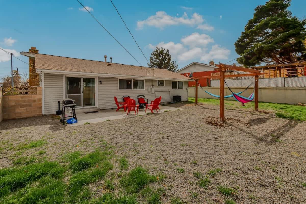 Family Retreat With King Beds And Large Yard *
