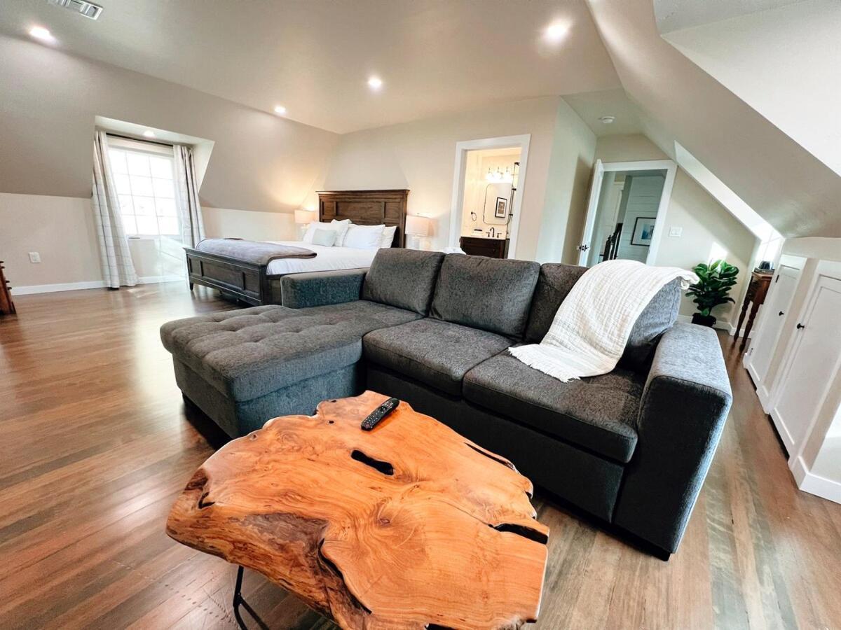 The Ranch House With A Pool Hot Tub And Fire Pit Reno