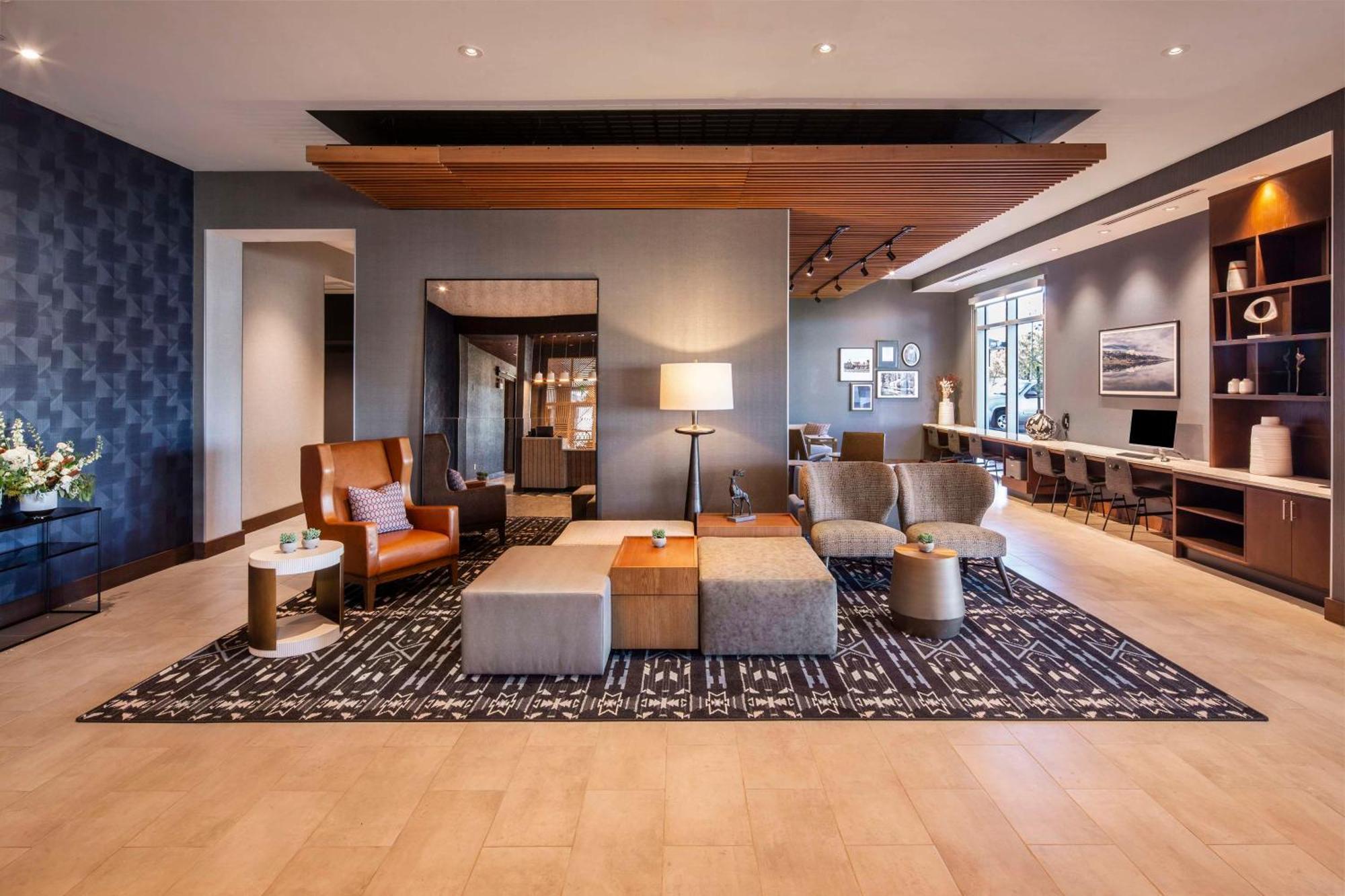Hyatt Place South Hotel 3*