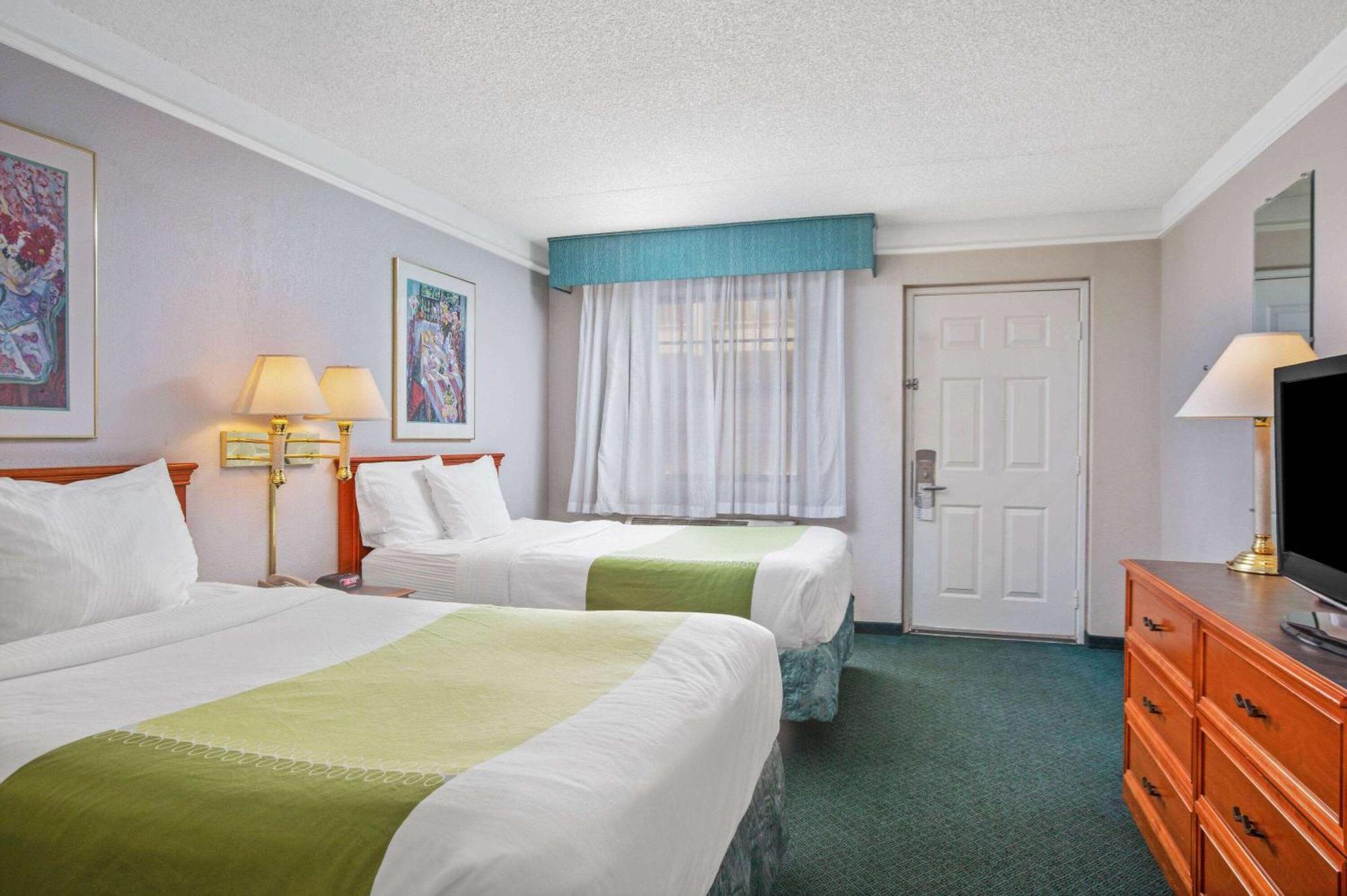 Hotel La Quinta By Wyndham 3*