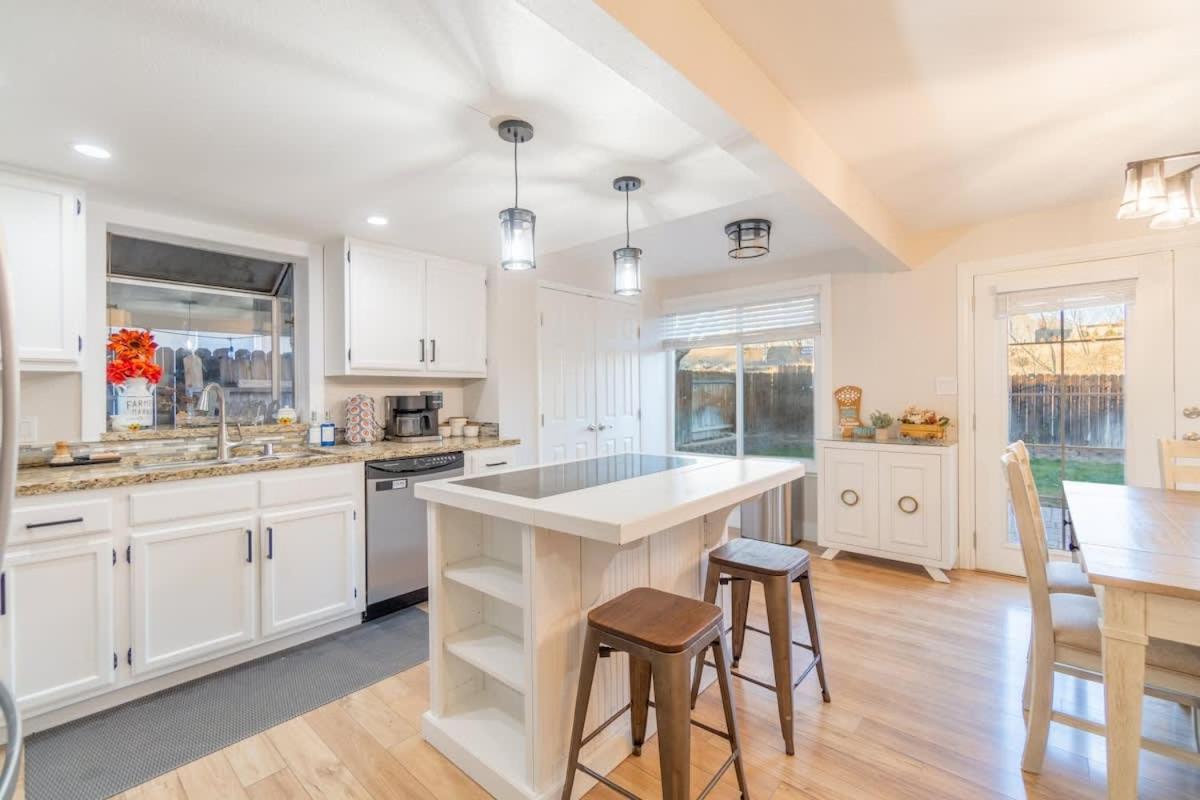 Modern 3-bedroom Escape In Northwest Reno