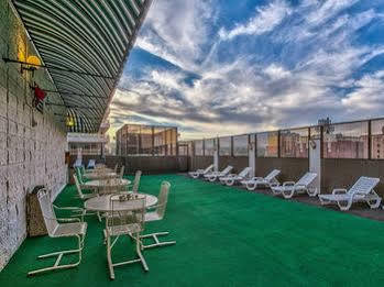 Plaza Club Hotel