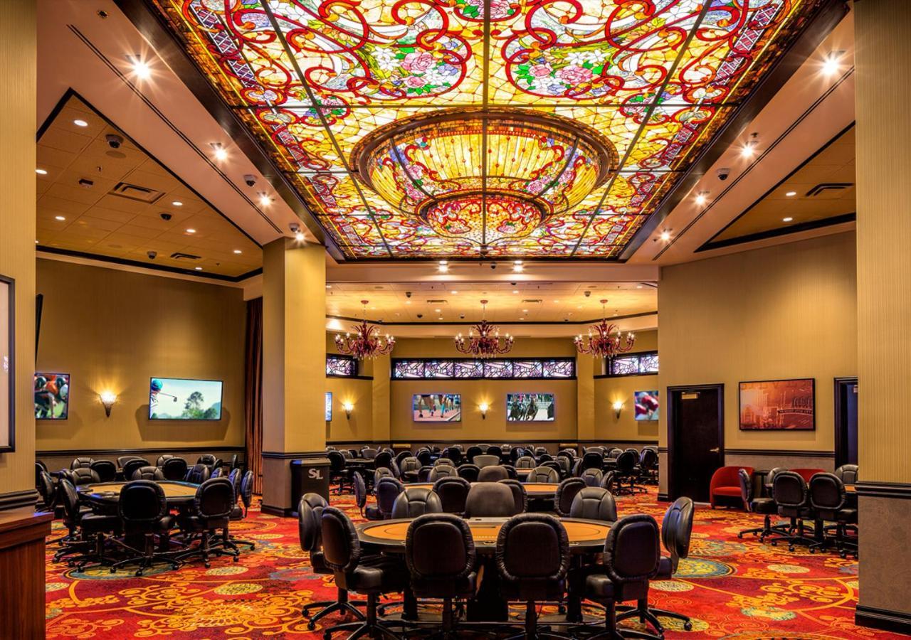 Silver Legacy Casino At The Row Resort 4*