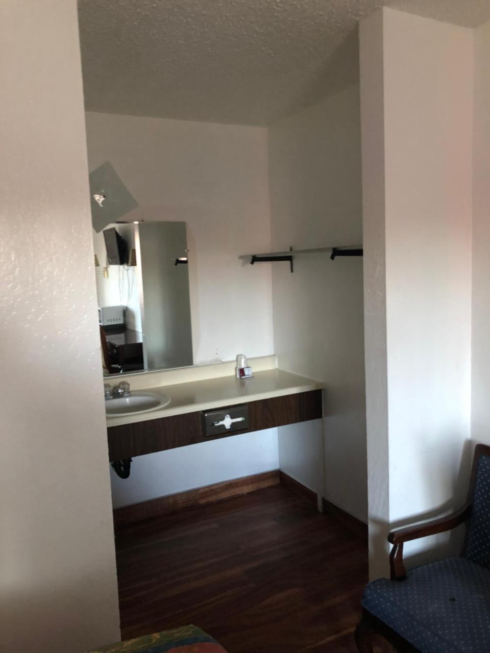 Motel America's Best Travel *