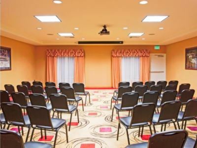 Express Airport By Ihg Hotel Reno