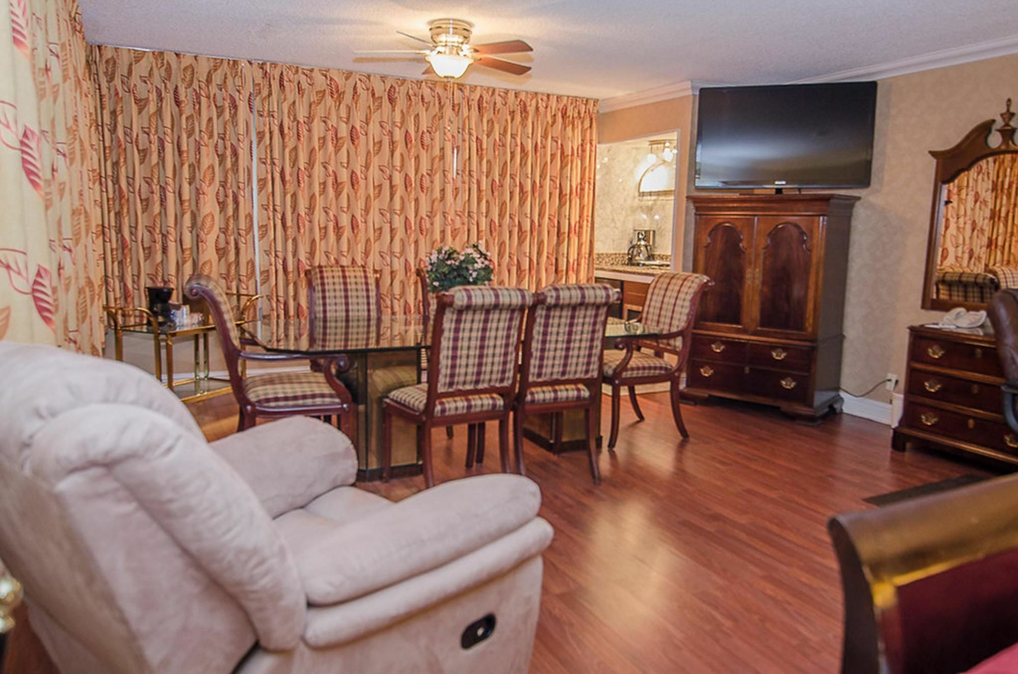 Surestay By Western Airport Hotel