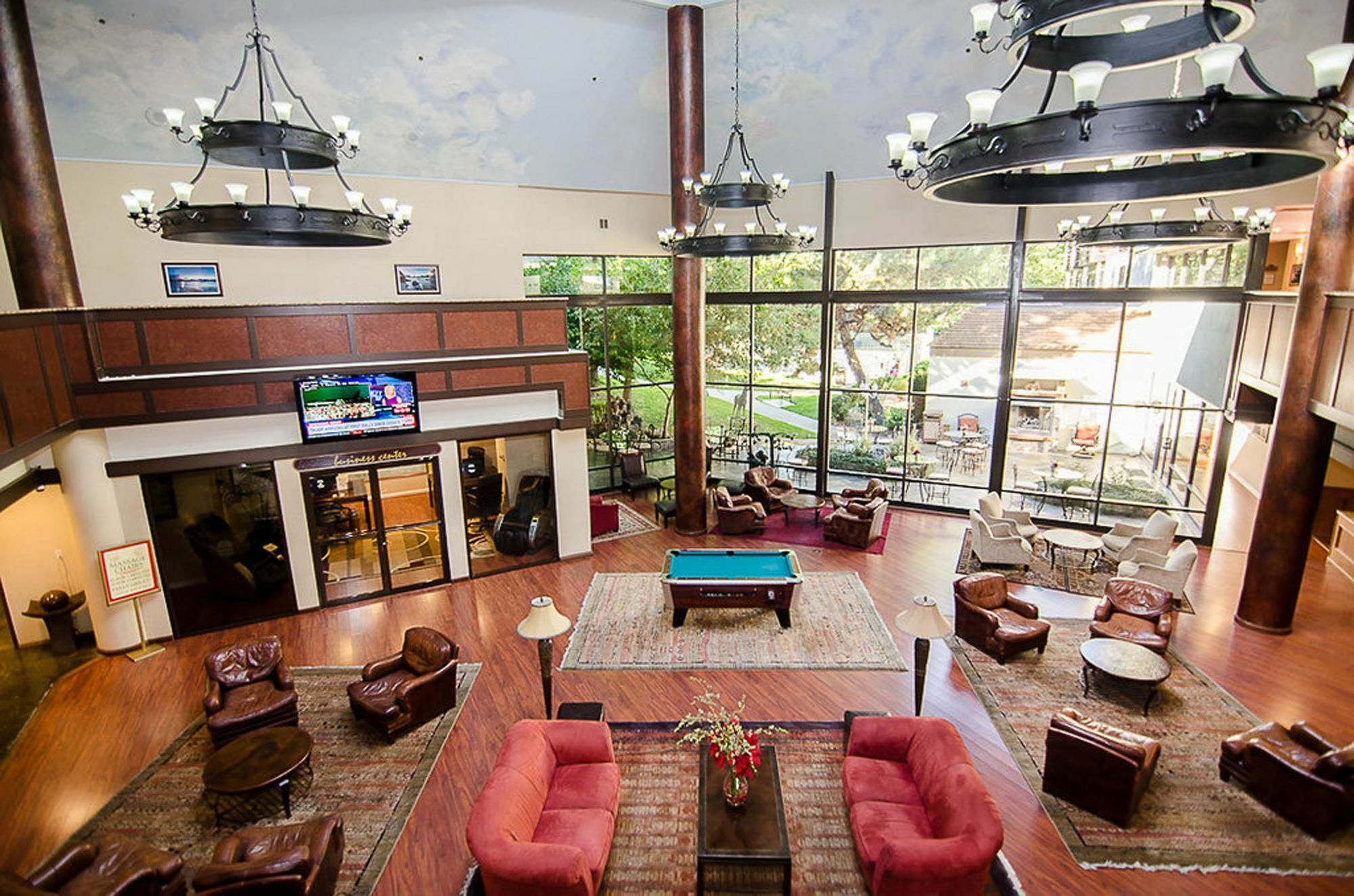 Surestay By Western Airport Hotel 3*
