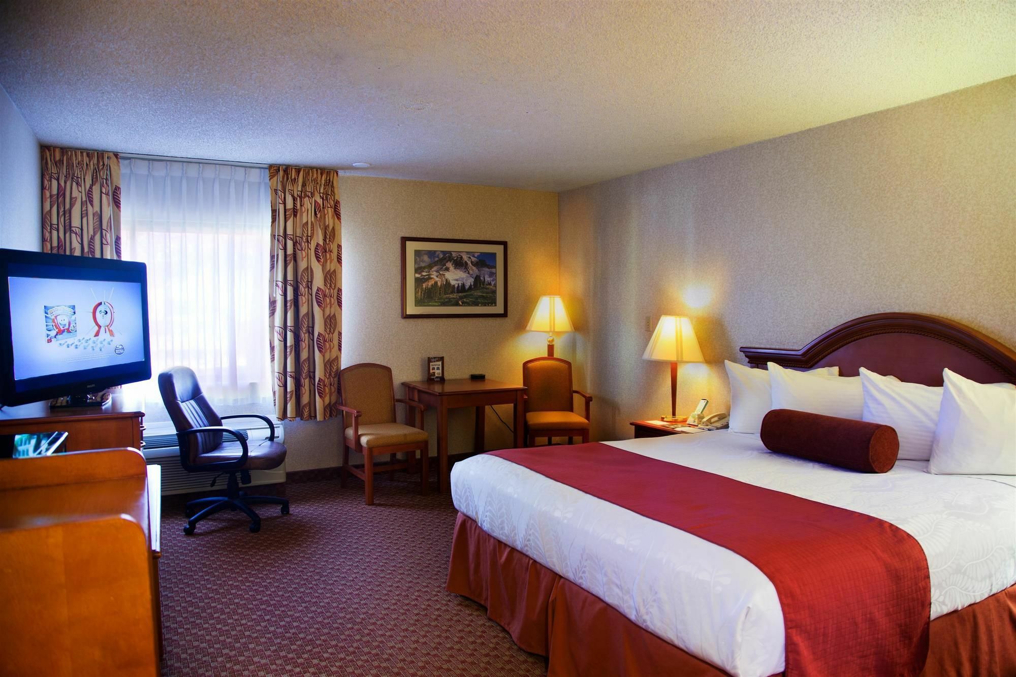Hotel Surestay By Western Airport