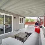 Reno Getaway With Spacious Patio And Grill!