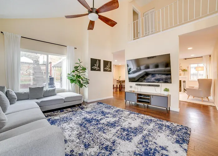 Reno Getaway With Spacious Patio And Grill!