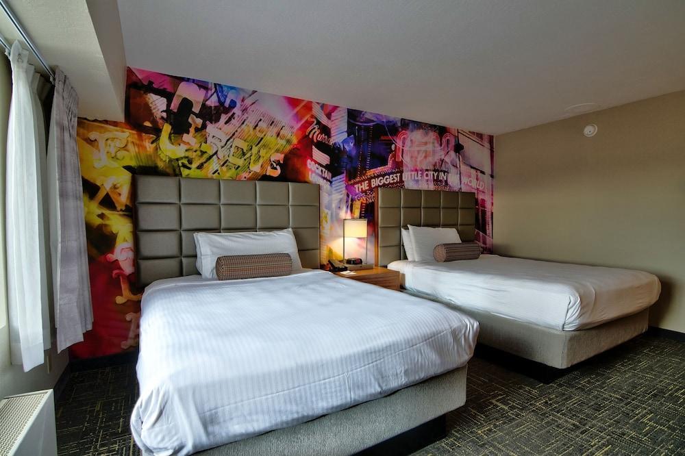Resort Circus Circus Casino At The Row 3*