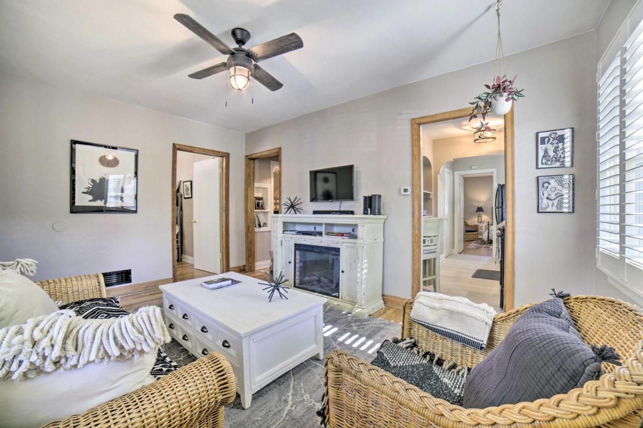 Holiday home Enchanting Retreat With Deck Walk To Midtown! *