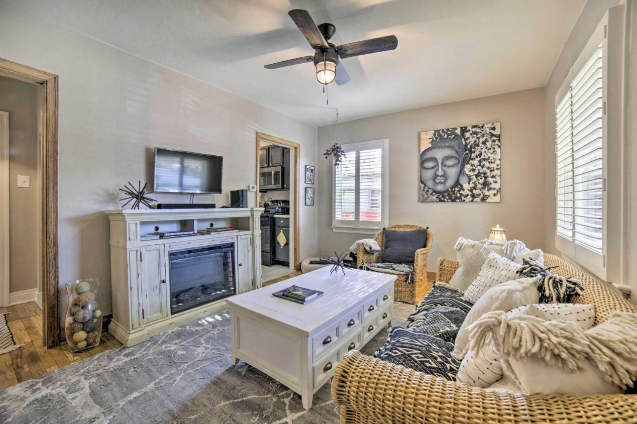 Enchanting Retreat With Deck Walk To Midtown! Holiday home Reno