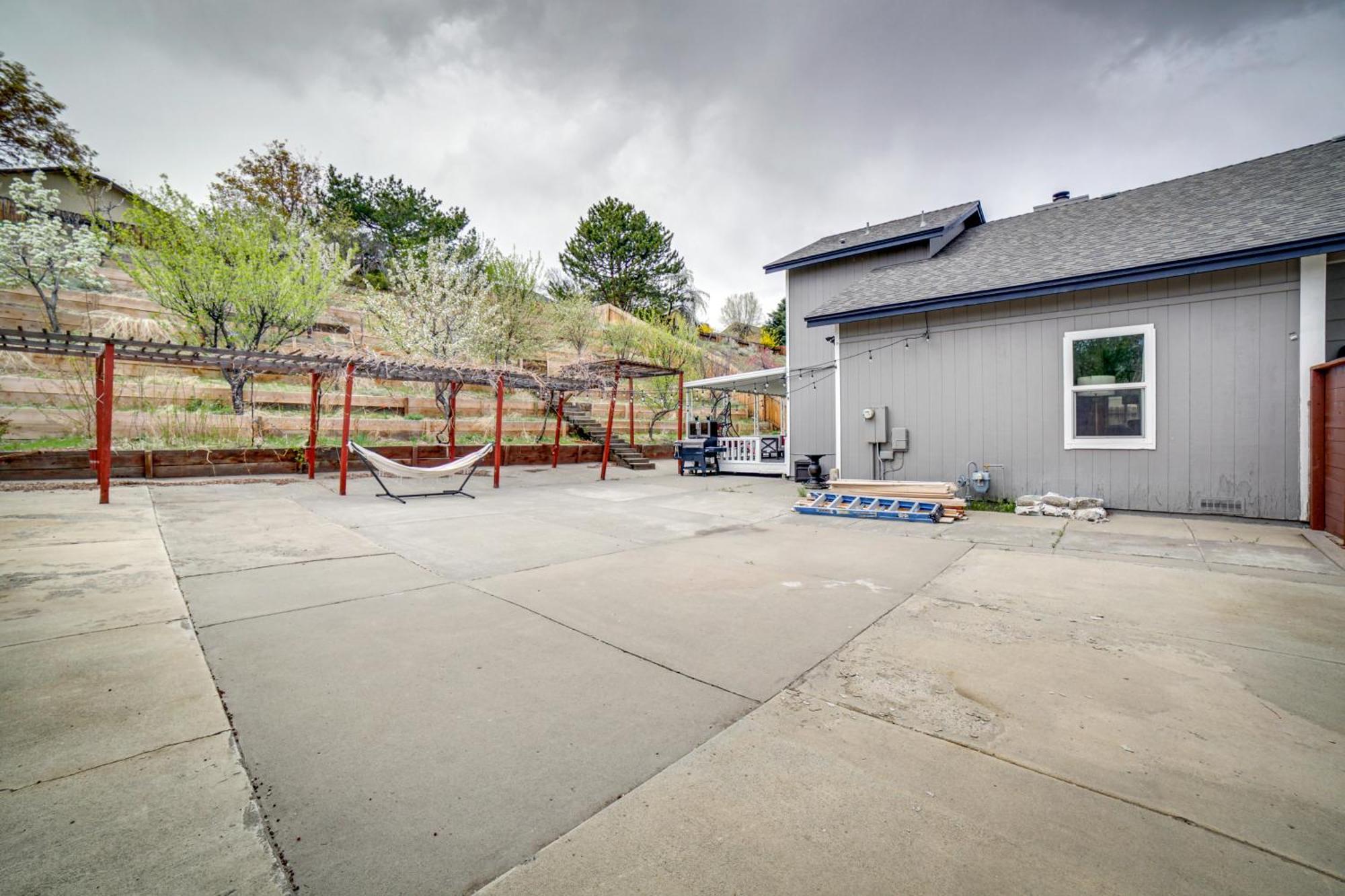 Getaway With Spacious Patio And Grill! Holiday home *