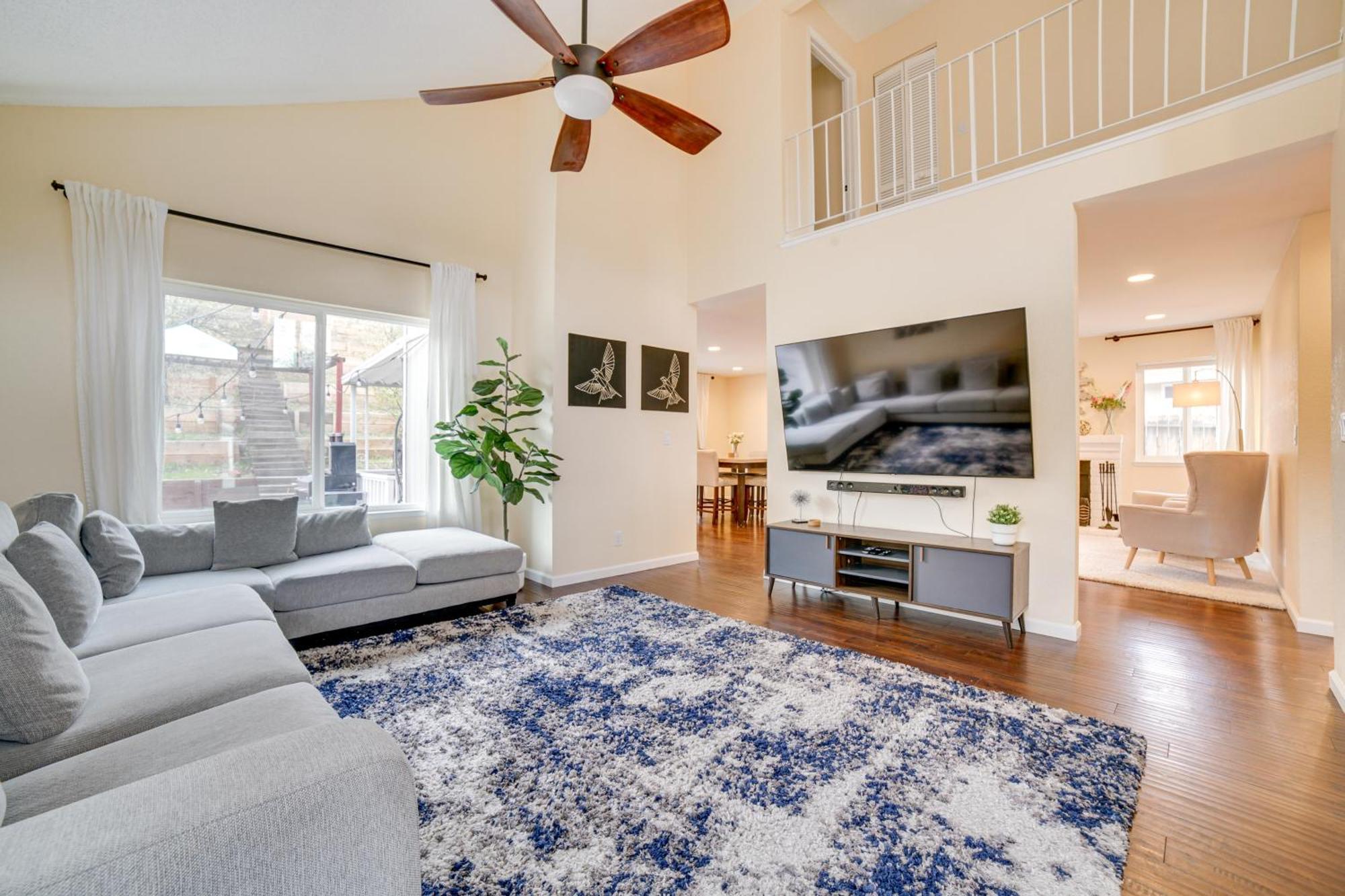 Getaway With Spacious Patio And Grill! *